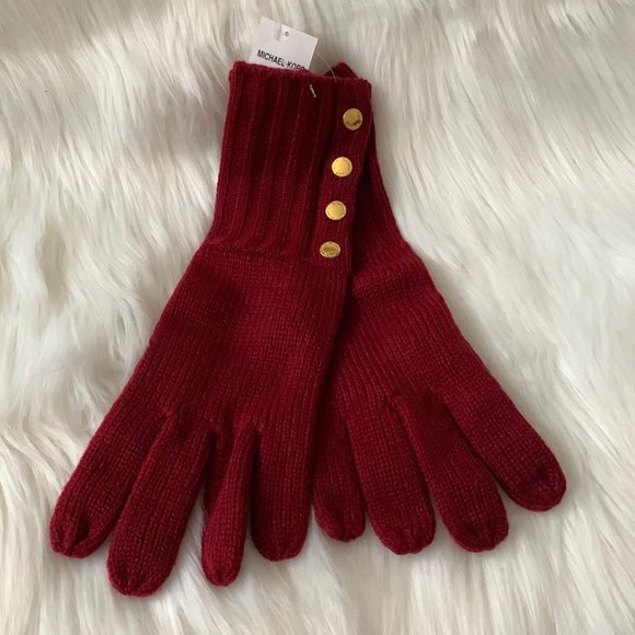 MICHAEL KORS Ribbed Knit Gloves with Buttons in Maroon - Picture 1 of 4